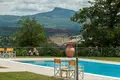 Propiedad comercial 982 m² en Poppi, Italia