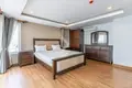 Condo 3 rooms 222 m² in Sangkat Boeng Keng Kang Ti Bei, Cambodia
