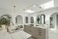 5 bedroom villa 461 m² Marbella, Spain