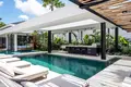 villa de 5 dormitorios 600 m² Tumbak Bayuh, Indonesia