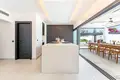 4 bedroom house 200 m² Artola, Spain