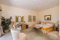 4 bedroom house 350 m² Dos Hermanas, Spain
