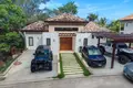 6 bedroom house 385 m² Coxen Hole, Honduras