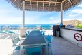 Condo 17 bedrooms 1 087 m² Roatan, Honduras