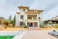 Haus 4 Schlafzimmer 500 m² Dos Hermanas, Spanien