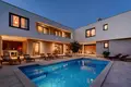 Casa 6 habitaciones 390 m² Grad Split, Croacia