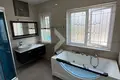 Condo 4 rooms 280 m² in Sangkat Phsar Daeum Thkov, Cambodia