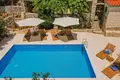 4 bedroom house 220 m² Grad Omis, Croatia