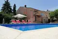 Villa 14 Schlafzimmer 600 m² Stadt Pola, Kroatien