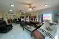 3 bedroom villa 200 m² Nong Prue, Thailand