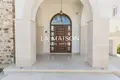 6 bedroom house 725 m² Pervolia, Cyprus