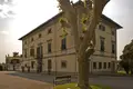 Villa 13 bedrooms 2 400 m² Pardossi, Italy