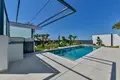 4-Schlafzimmer-Villa 562 m² Finestrat, Spanien