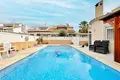 Villa de tres dormitorios 75 m² Orihuela, Španjolska