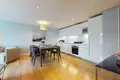 3 bedroom apartment 88 m² in London, United Kingdom