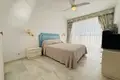 2 bedroom apartment 120 m² Marbella, Spain