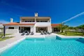 Villa de tres dormitorios 400 m² Roviño, Croacia