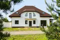 Cottage 4 bedrooms 239 m² Kalodziscanski sielski Saviet, Belarus