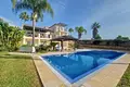 4 bedroom house 566 m² Dos Hermanas, Spain