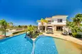 5-Schlafzimmer-Villa 817 m² Agios Georgios Peyeias, Zypern