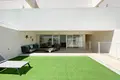 Mieszkanie 2 pokoi 141 m² Torrevieja, Hiszpania