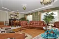 Cottage 381 m² Valiarjanava, Belarus