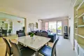 Mieszkanie 2 pokoi 110 m² w Francja, Francja