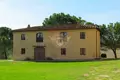 Nieruchomości komercyjne 870 m² Arezzo, Włochy