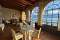 Villa 20 habitaciones 23 500 m² Tavernola Bergamasca, Italia
