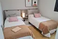 Mieszkanie 2 pokoi 98 m² Torrevieja, Hiszpania