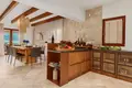 Villa de 4 dormitorios 420 m² Dobrota, Montenegro