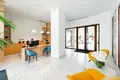 Mieszkanie 2 pokoi 115 m² Jermasoja, Cypr