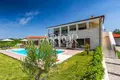 Villa de tres dormitorios 250 m² Grad Porec, Croacia