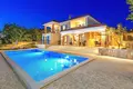 Dom 5 pokojów 240 m² Dobrinj, Chorwacja
