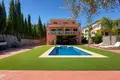 Haus 5 Schlafzimmer 460 m² Dos Hermanas, Spanien