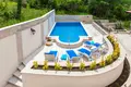 Mieszkanie 2 pokoi 140 m² Budva, Czarnogóra