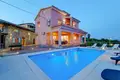 4-Schlafzimmer-Villa 500 m² Poljane, Kroatien
