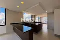 Квартира 3 комнаты 195 м² Кито, Эквадор