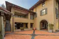 Villa 10 Schlafzimmer 1 600 m² Bergamo, Italien