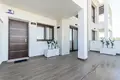Mieszkanie 4 pokoi 71 m² Torrevieja, Hiszpania