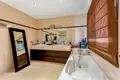6 bedroom house 737 m² Dos Hermanas, Spain