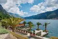 Villa de 4 dormitorios 420 m² Dobrota, Montenegro