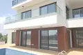 5-Schlafzimmer-Villa 350 m² Kouklia, Zypern