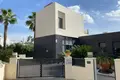 Villa de tres dormitorios 95 m² Orihuela, Španjolska