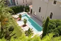 Villa de 4 dormitorios 420 m² Dobrota, Montenegro