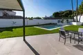 Haus 5 Schlafzimmer 420 m² Dos Hermanas, Spanien