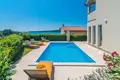 Villa de tres dormitorios 180 m² Pola, Croacia