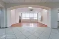 Propiedad comercial 10 habitaciones 447 m² en Minsk, Belarús