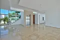 5-Schlafzimmer-Villa 550 m² Germasogeia, Zypern