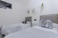 Mieszkanie 3 pokoi 70 m² Torrevieja, Hiszpania
